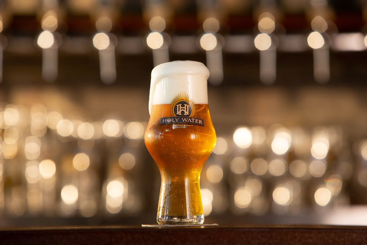 Trabalho de comunicação para Holy Water Cervejaria